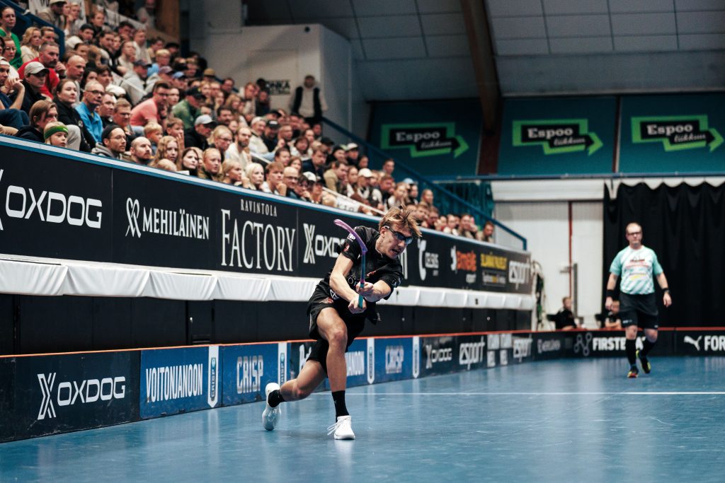 Esport Oilersin ottelutunnelmaa Tapiolan urheiluhallissa